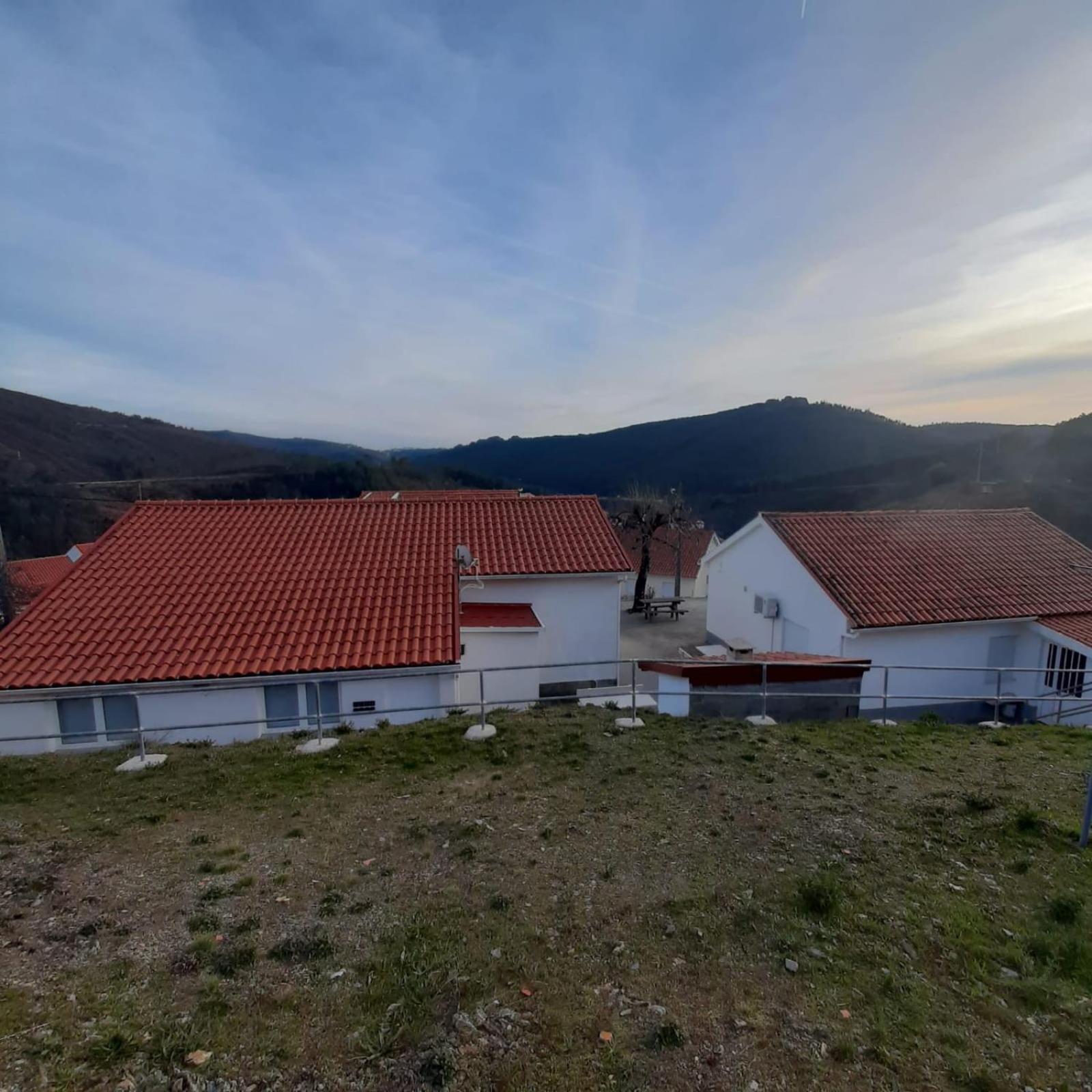 Villa Casas Da Escola - "A Escola" - Meas à Pampilhosa da Serra Extérieur photo